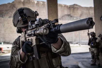 Belgian Special Forces Group (SFG) operator with the FN SCAR rifle in Jordan, pictured in November 2014