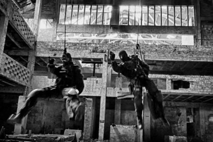 Grupo de Operações Especiais (GOE) Portugal doing tactical rope