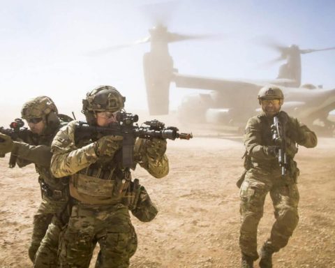A joint special forces team move together out of a U.S. Air Force CV-22 Osprey Feb. 26, 2018, at Melrose Training Range, New Mexico. At Emerald Warrior, the largest joint and combined special operations exercise, U.S. Special Operations Command forces train to respond to various threats across the spectrum of conflict.