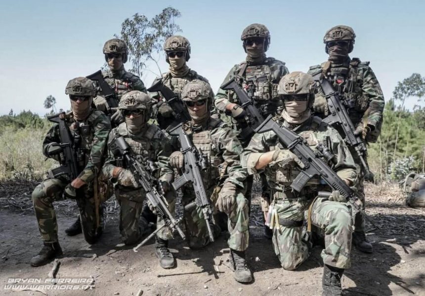 Portuguese Army Special Operations Forces (PRT SOF) with FN SCARs and FN Minimi