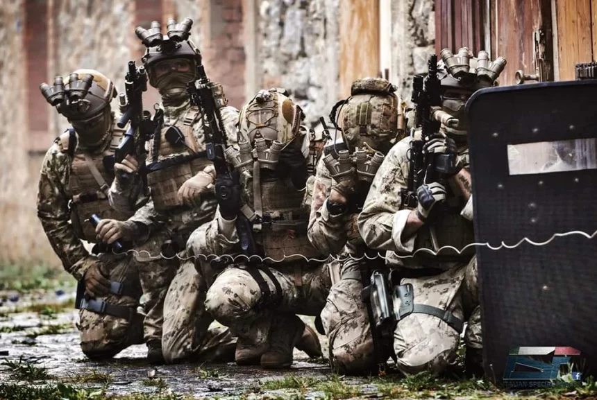 GOI operators from COMSUBIN during the breacher training